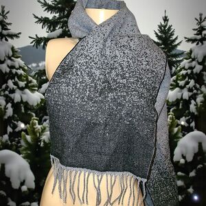 NWT Calvin Klein Black/Gray Scarf